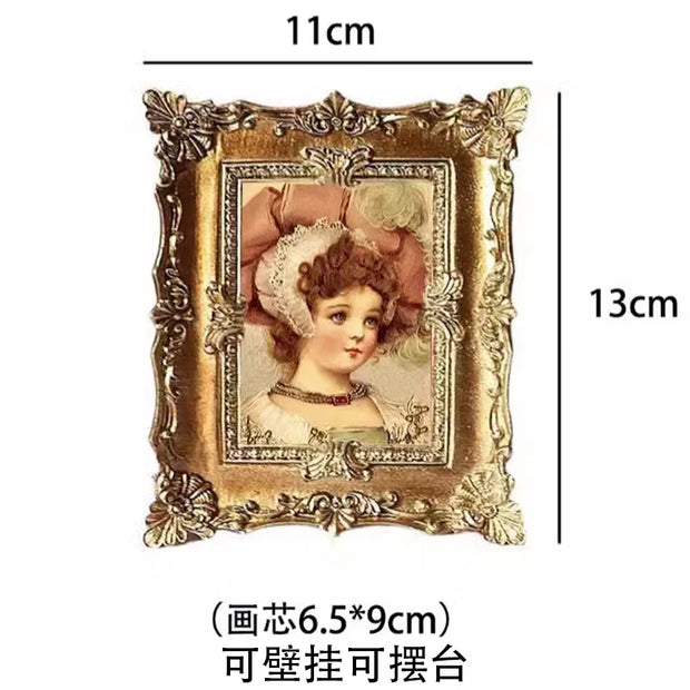 Retro European relief round resin small photo frame picture frame ornament homestay wall decoration literary light luxury wall h