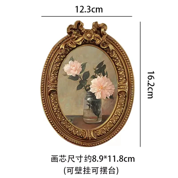 Retro European relief round resin small photo frame picture frame ornament homestay wall decoration literary light luxury wall h