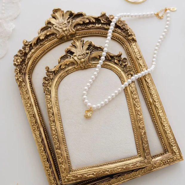 Vintage Resin Velvet Jewelry Display Stand Retro Necklace Bracelet Earring Pendant Display Props Holder Classic Jewelry Stand