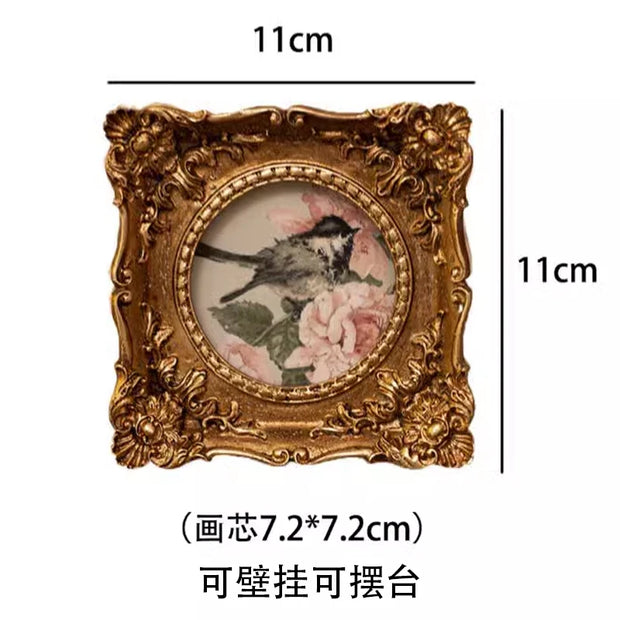 Retro European relief round resin small photo frame picture frame ornament homestay wall decoration literary light luxury wall h