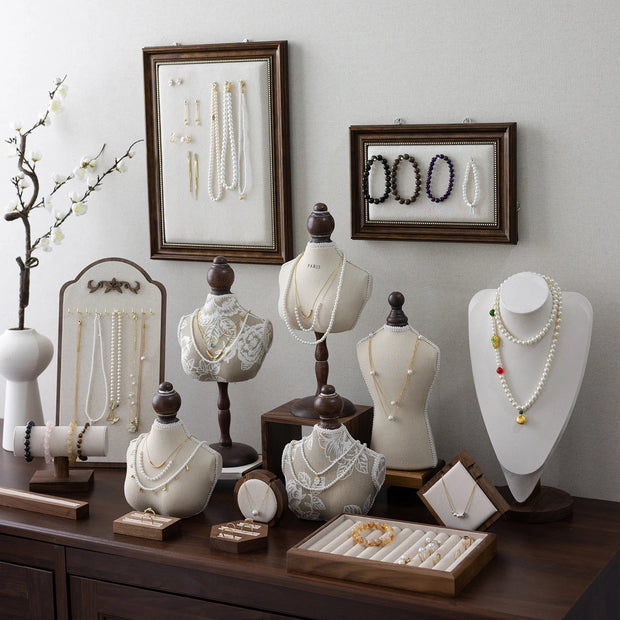 Luxury Necklace Display Portrait Model Wooden Window Jewelry Displays Rack Counter Bracelet Ring Organizer Display Props