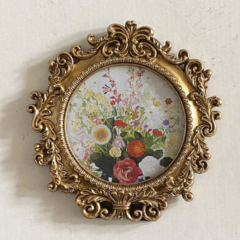 Resin Picture Round Frame Tabletop Wall Mounted Floral Embossed Ornament Painting Frame Vintage Baroque Wooden Photo Frame Holde