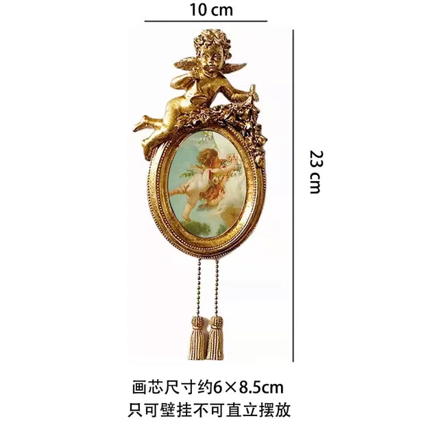 Retro European relief round resin small photo frame picture frame ornament homestay wall decoration literary light luxury wall h