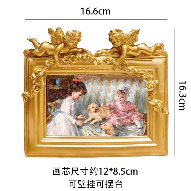 Retro European relief round resin small photo frame picture frame ornament homestay wall decoration literary light luxury wall h
