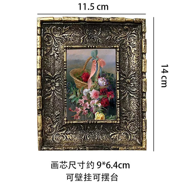 Retro European relief round resin small photo frame picture frame ornament homestay wall decoration literary light luxury wall h