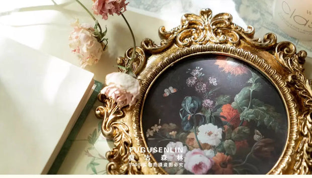 Retro European relief round resin small photo frame picture frame ornament homestay wall decoration literary light luxury wall h