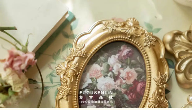 Retro European relief round resin small photo frame picture frame ornament homestay wall decoration literary light luxury wall h