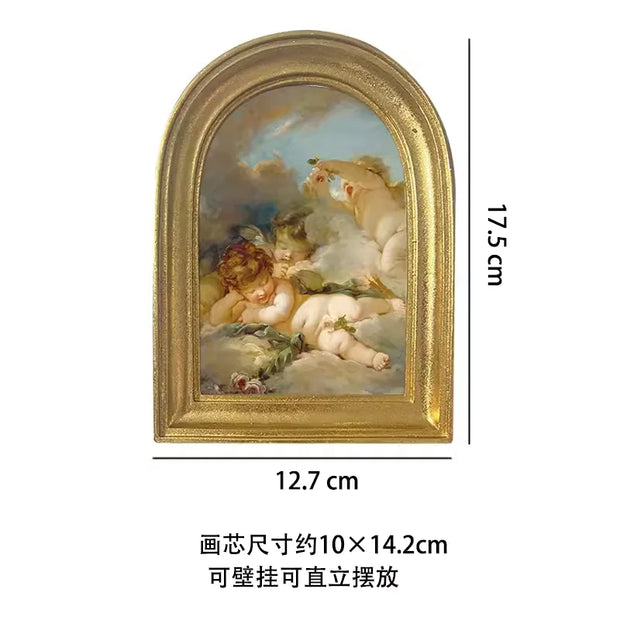 Retro European relief round resin small photo frame picture frame ornament homestay wall decoration literary light luxury wall h