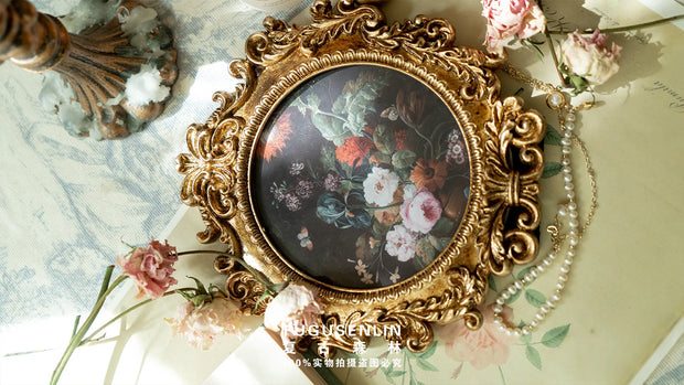 Retro European relief round resin small photo frame picture frame ornament homestay wall decoration literary light luxury wall h