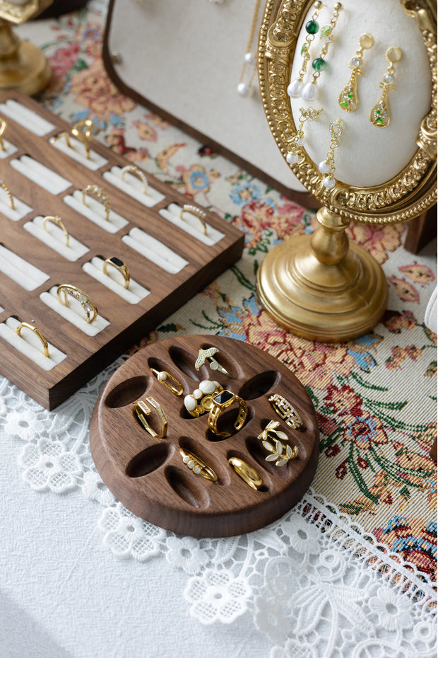 Luxury Necklace Display Portrait Model Wooden Window Jewelry Displays Rack Counter Bracelet Ring Organizer Display Props