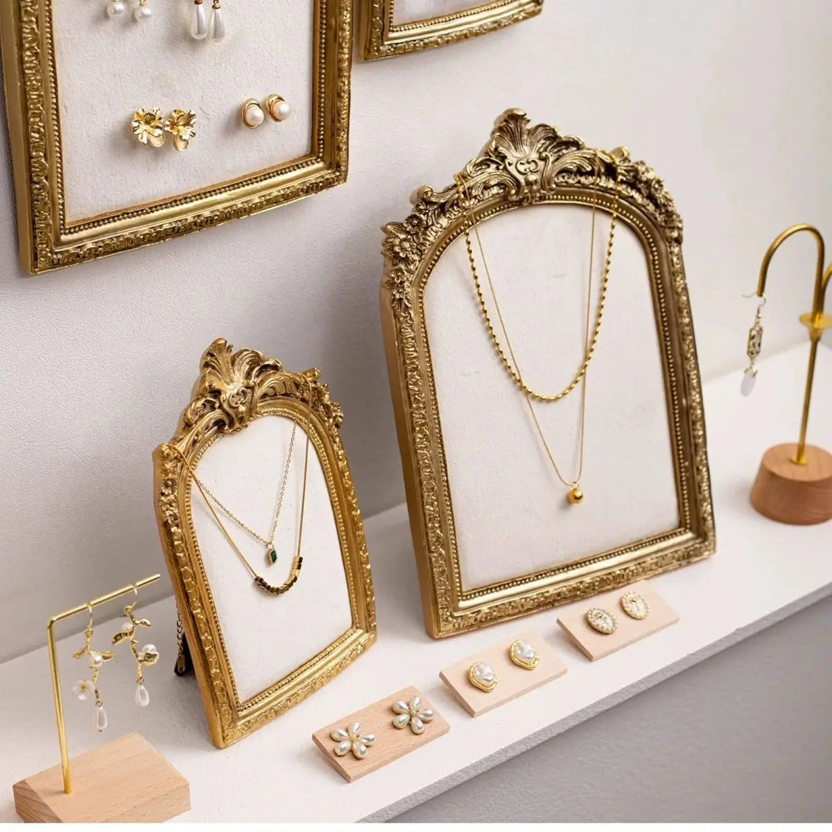 Vintage Velvet Resin Jewelry Display Stand – Necklace, Bracelet & Earring Holder