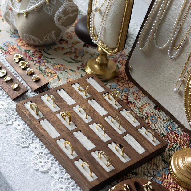 Luxury Necklace Display Portrait Model Wooden Window Jewelry Displays Rack Counter Bracelet Ring Organizer Display Props