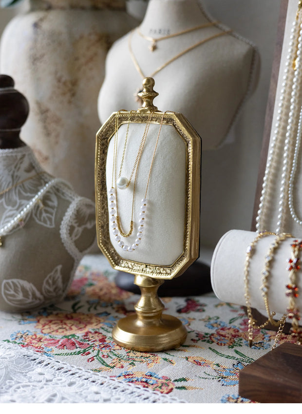 Luxury Necklace Display Portrait Model Wooden Window Jewelry Displays Rack Counter Bracelet Ring Organizer Display Props