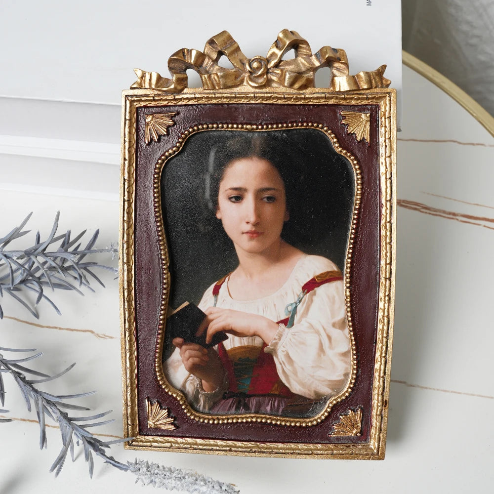 European Retro Gold Carved Photo Frame – Elegant Princess Style Resin Décor