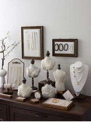 Luxury Necklace Display Portrait Model Wooden Window Jewelry Displays Rack Counter Bracelet Ring Organizer Display Props