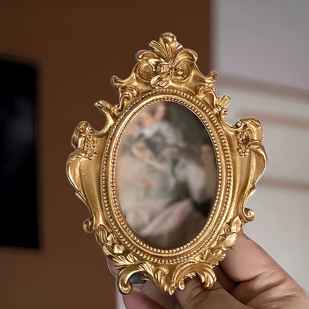 Antique European Photo Frame Gold Color Carved Embossed Resin Picture Frame Holder Wall Hanging Home Decoration Ornament Crafts