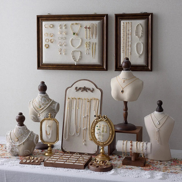 Luxury Necklace Display Portrait Model Wooden Window Jewelry Displays Rack Counter Bracelet Ring Organizer Display Props